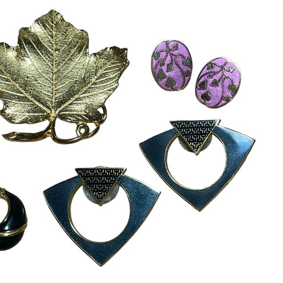 Vintage Jewelry Lot Of 8 Earrings Brooch Monet Skye Napier Gionvanni Trifari - Picture 4 of 13